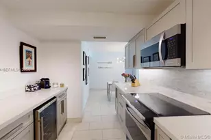 6039 Collins Ave, Miami Beach, FL 33140 - Photo 17
