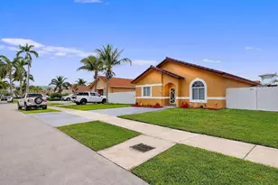 1405 SE 7th St, Homestead, FL 33033 - Photo 3