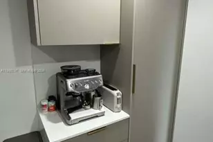 20505 E Country Club Dr, Aventura, FL 33180 - Photo 5