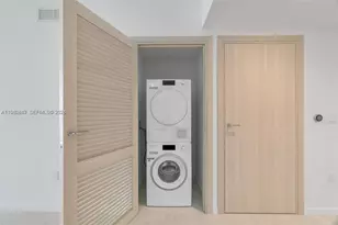 1000 Brickell Plaza, Miami, FL 33131 - Photo 7