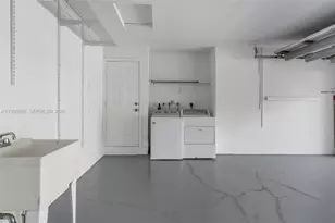 1046 Golden Cane Dr, Weston, FL 33327 - Photo 25