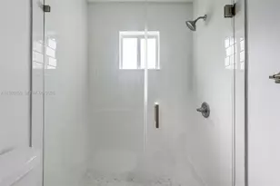 1046 Golden Cane Dr, Weston, FL 33327 - Photo 13