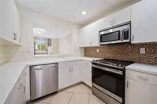 10252 NW 52nd Terrace, Doral, FL 33178 - Photo 9