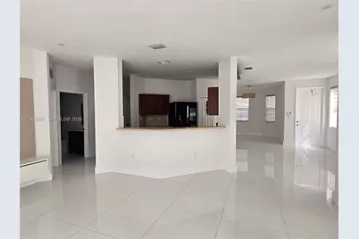 8402 NW 114th Path #8402, Doral, FL 33178 - Photo 7