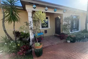 10720 SW 43rd Ln, Miami, FL 33165 - Photo 9