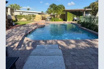 10720 SW 43rd Ln, Miami, FL 33165 - Photo 3