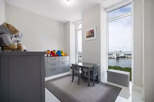 400 Sunny Isles Blvd, Sunny Isles Beach, FL 33160 - Photo 21