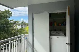 8560 SW 212th St, Cutler Bay, FL 33189 - Photo 11