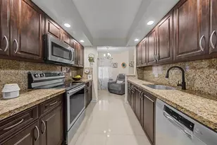 1600 SW 127th Way, Pembroke Pines, FL 33027 - Photo 23