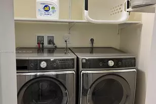 685 W 77th St, Hialeah, FL 33014 - Photo 13