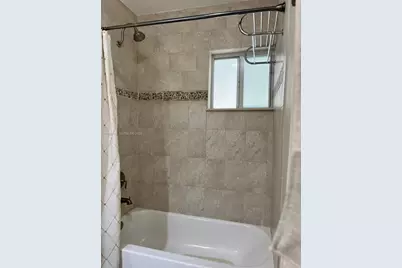 685 W 77th St, Hialeah, FL 33014 - Photo 27