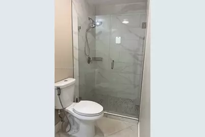 685 W 77th St, Hialeah, FL 33014 - Photo 19