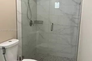 685 W 77th St, Hialeah, FL 33014 - Photo 19