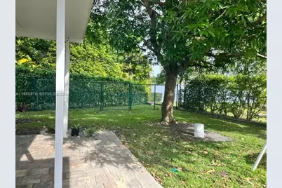 685 W 77th St, Hialeah, FL 33014 - Photo 33