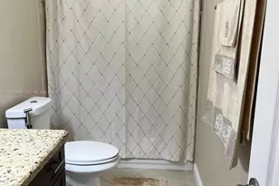 685 W 77th St, Hialeah, FL 33014 - Photo 25