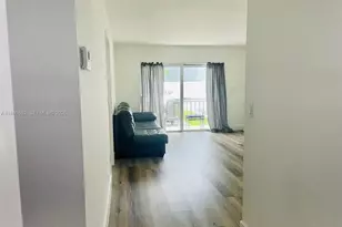 9520 SW 8th St, Miami, FL 33174 - Photo 7