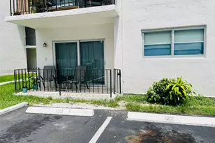 9520 SW 8th St, Miami, FL 33174 - Photo 3