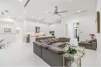 11780 NE 8th Ave, Biscayne Park, FL 33161 - Photo 27