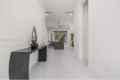 11780 NE 8th Ave, Biscayne Park, FL 33161 - Photo 17