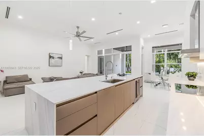 11780 NE 8th Ave, Biscayne Park, FL 33161 - Photo 19