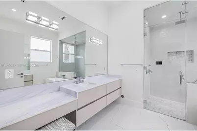 11780 NE 8th Ave, Biscayne Park, FL 33161 - Photo 37