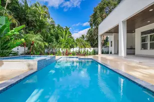 11780 NE 8th Ave, Biscayne Park, FL 33161 - Photo 9