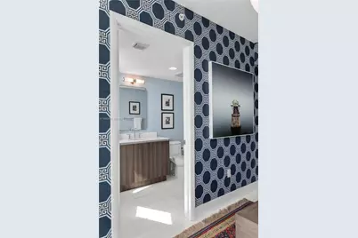 665 NE 25th St #2102, Miami, FL 33137 - Photo 21