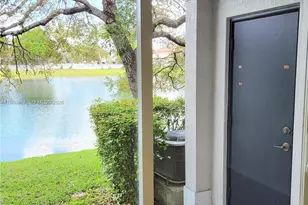 8263 SW 27th St, Miramar, FL 33025 - Photo 13