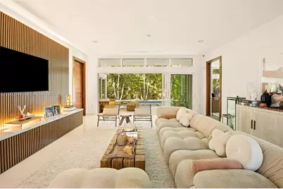 865 W 47th St, Miami Beach, FL 33140 - Photo 25