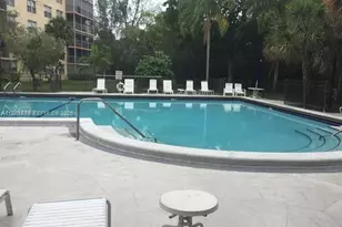 17890 W Dixie Hwy, North Miami Beach, FL 33160 - Photo 25