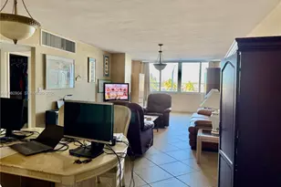 5005 Collins Ave, Miami Beach, FL 33140 - Photo 11