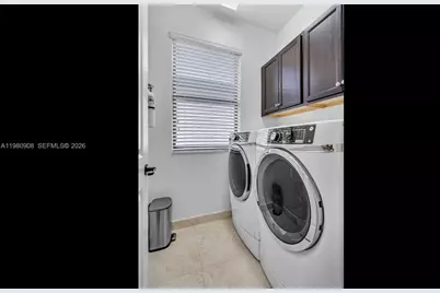 3274 W 96th Pl, Hialeah, FL 33018 - Photo 21