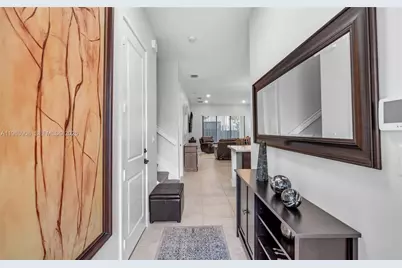 3274 W 96th Pl, Hialeah, FL 33018 - Photo 13