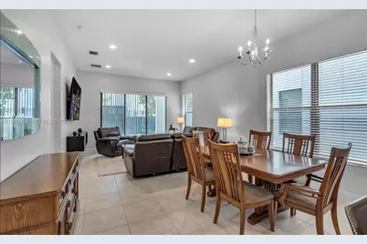 3274 W 96th Pl, Hialeah, FL 33018 - Photo 11