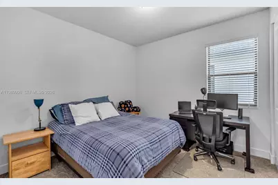 3274 W 96th Pl, Hialeah, FL 33018 - Photo 25