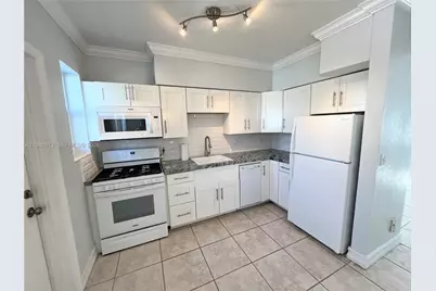 350 75th St #202, Miami Beach, FL 33141 - Photo 5