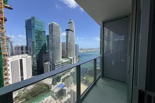 77 SE 5th St, Miami, FL 33131 - Photo 11