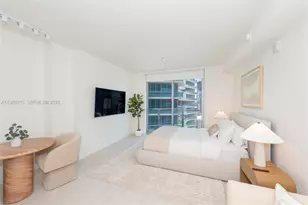 77 SE 5th St, Miami, FL 33131 - Photo 7
