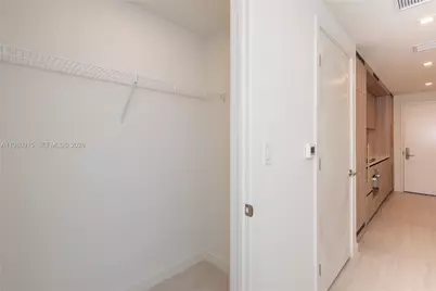 77 SE 5th Street #3204, Miami, FL 33131 - Photo 9