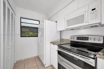 6427 SW 135th Ave, Miami, FL 33183 - Photo 9