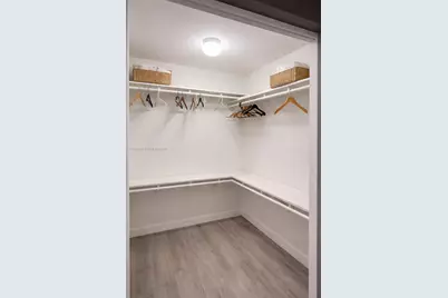 234 NE 3rd St #504, Miami, FL 33132 - Photo 5