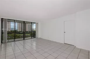 20500 W Country Club Dr, Aventura, FL 33180 - Photo 3