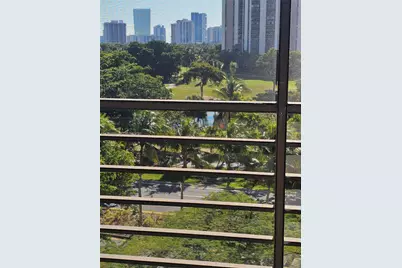 20500 W Country Club Dr #716, Aventura, FL 33180 - Photo 5