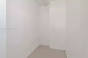 20500 W Country Club Dr, Aventura, FL 33180 - Photo 19