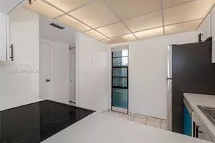 20500 W Country Club Dr, Aventura, FL 33180 - Photo 9