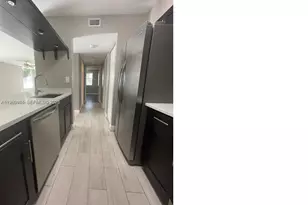 2811 N Oakland Forest Dr, Oakland Park, FL 33309 - Photo 3