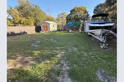 840 NW 130th St, North Miami, FL 33168 - Photo 13