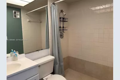 100 SE 6th Ave #207, Pompano Beach, FL 33060 - Photo 9