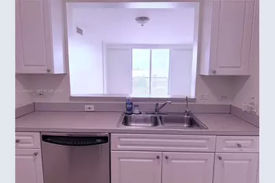 900 SW 8th St #604, Miami, FL 33130 - Photo 15