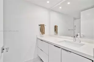 1201 S Ocean Dr, Hollywood, FL 33019 - Photo 25